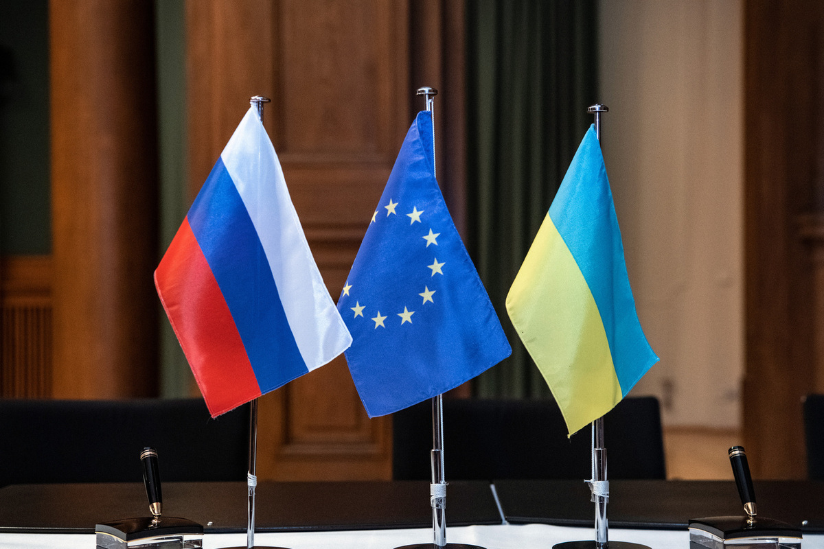Дипломат Берг: ЕС должен начать переговоры с РФ, так как «арсенал санкций» иссяк