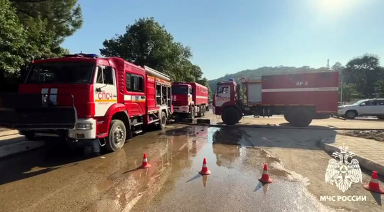 В Туапсинском районе ликвидируют последствия циклона: видео