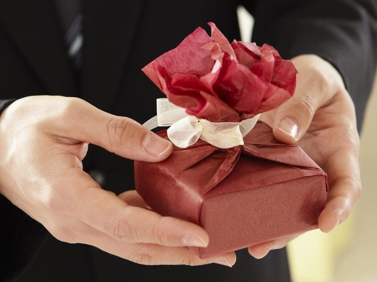 7 опасных подарков, пророчащих человеку беды - от них нужно откупиться