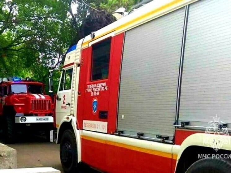 В Улан-Удэ сотрудники МЧС эвакуировали девять человек  из горящей пятиэтажки