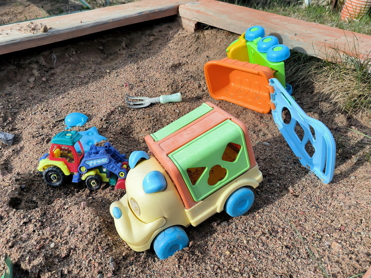 Женщина в Звенигороде устроила скандал на детской площадке: угрожала убить ребёнка