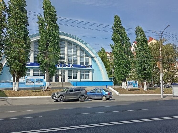 Бассейн «Саратов» обновят к новому учебному году