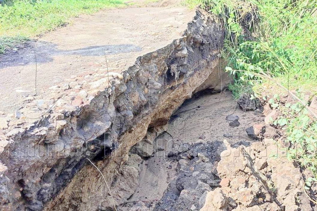 Дом провалился в яму после жутких ливней в Нижегородской области