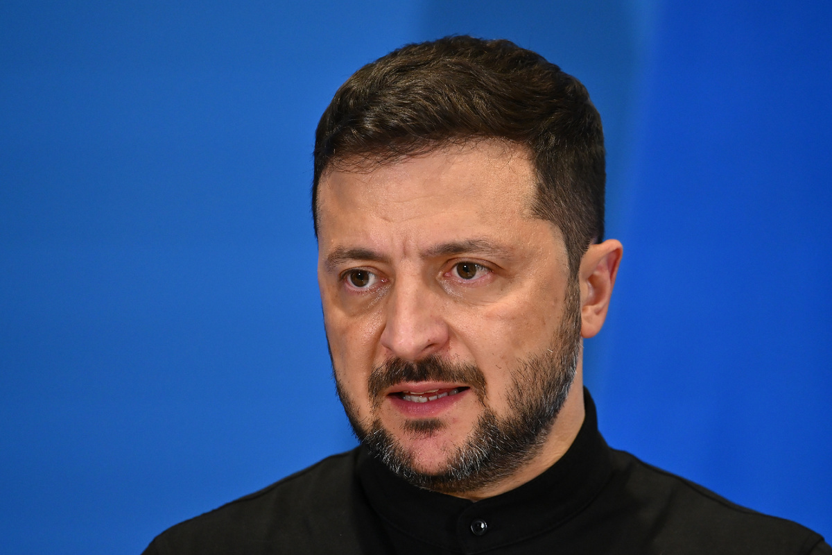 Зеленский приехал проинспектировать ВСУ на Волчанском направлении