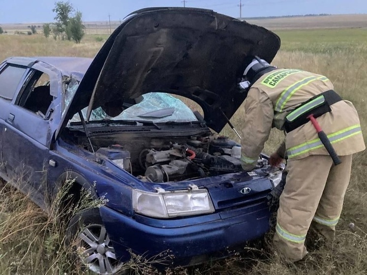 Женщина на «десятке» вылетела с дороги в Самарской области вечером 4 августа