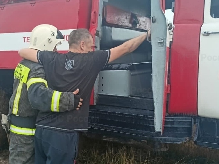 В Орловской области водителю застрявшего на дороге автомобиля пришлось вызывать спасателей