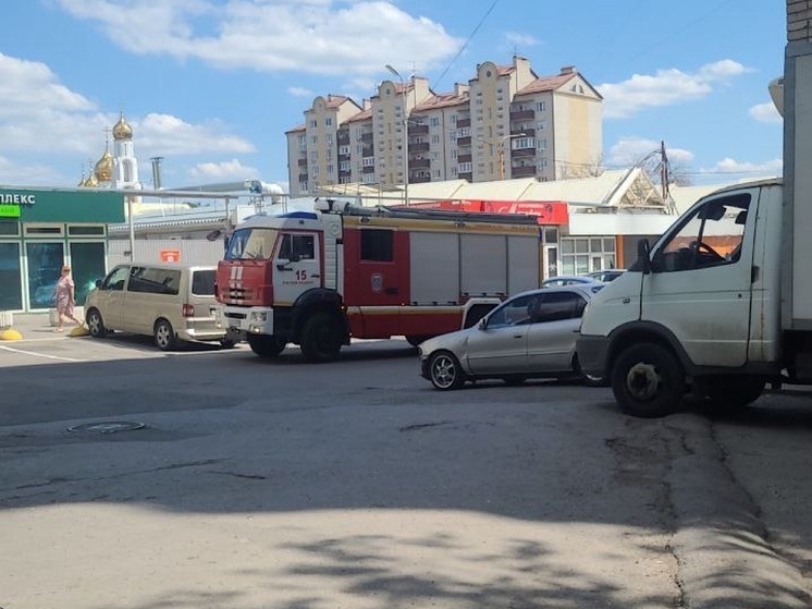 Рынок Военвед в Ростове "оцепили" сотрудники экстренных служб