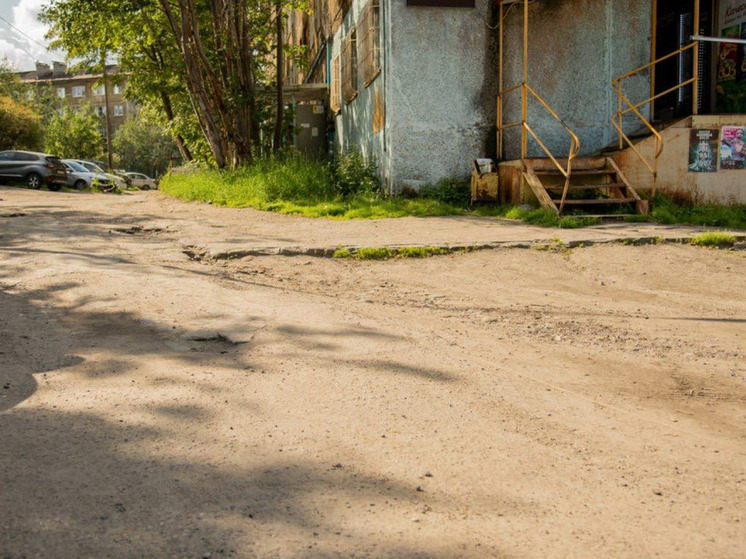 Жителям Нового Плато помогут решить проблему во дворе