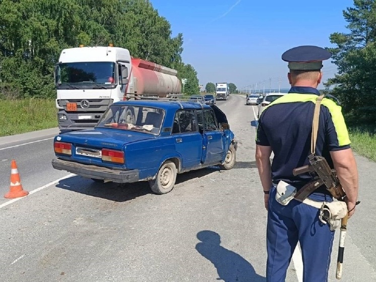 На дороге «Екатеринбург – Полевской» погиб водитель «ВАЗ 2107»