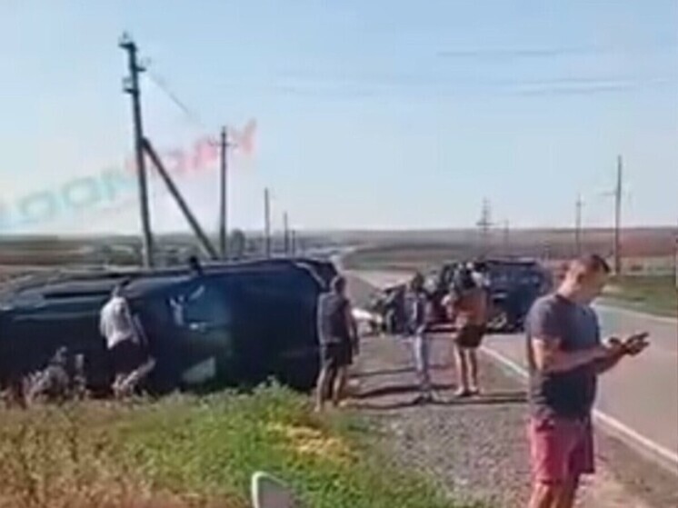В Ростовской области случилось ДТП с участием трех автомобилей