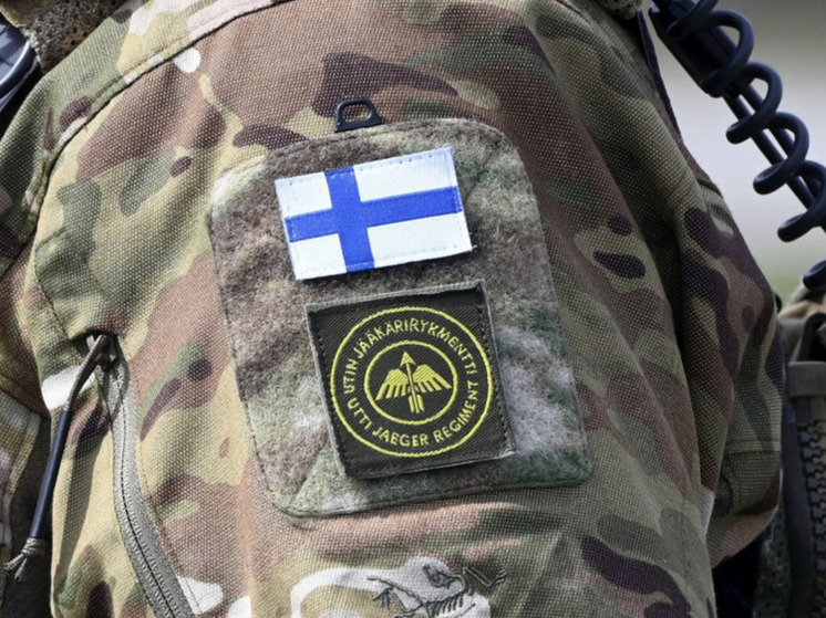 Iltalehti: Финляндия выдворила за полгода 90 россиян, 16 из них — под конвоем