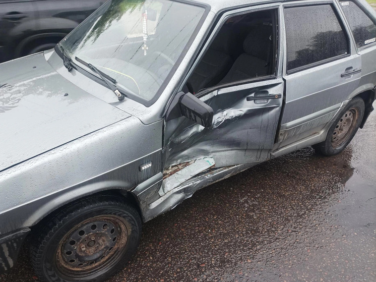 На Московском шоссе в Орле столкнулись два автомобиля