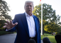 Президент США Дональд Трамп пошутил с крыши зала для брифингов Белого дома, что ищет место для размещения ядерных ракет