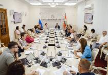 Курскую область в рамках рабочего визита посетила генеральный директор Агентства стратегических инициатив по продвижению новых проектов (АСИ) Светлана Чупшева, сообщил в своём Telegram-канале врио губернатора Александр Хинштейн