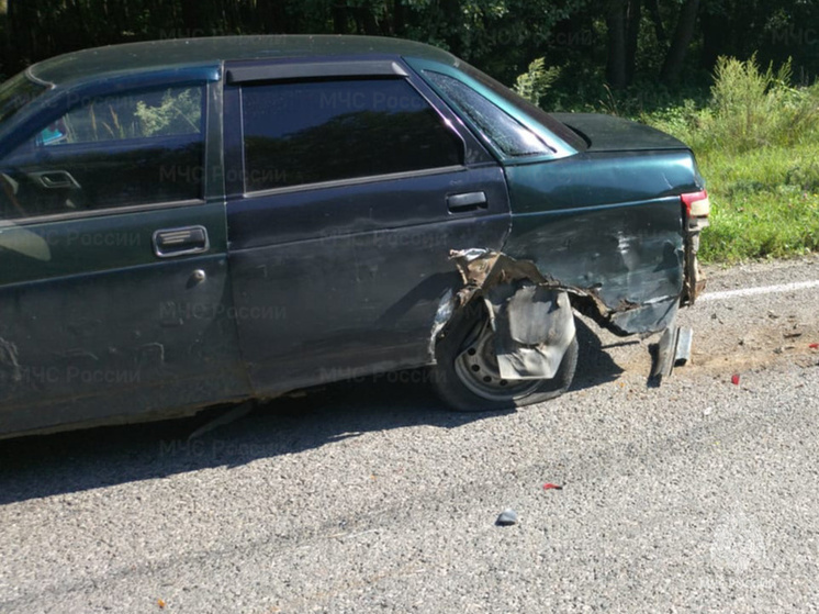 С трассы под Хвастовичами госпитализировали пенсионерку и несовершеннолетнего