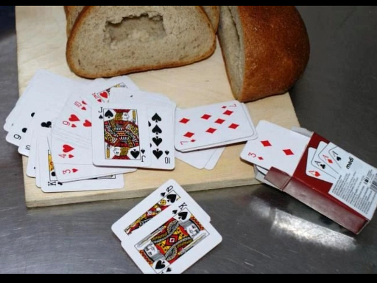 В регионе пресечены попытки передачи в учреждения УФСИН игральных карт и сотовых телефонов