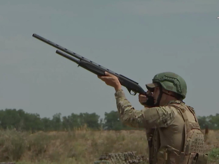 ТАСС: боец Сасин ликвидировал свыше 10 БПЛА ВСУ, прикрывая гаубицу товарищей