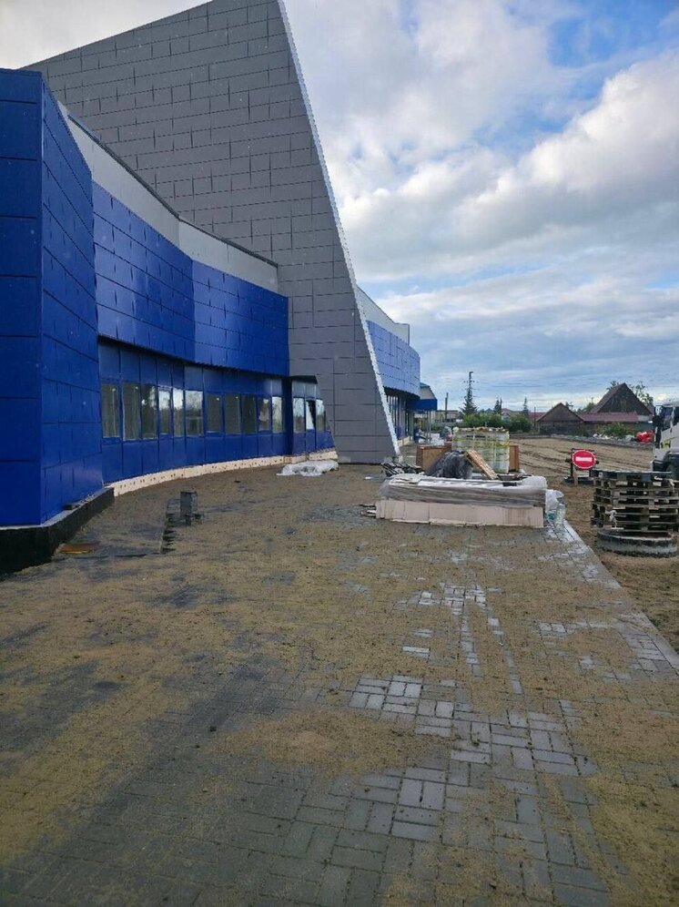 Ледовая арена в Калачинске готова на 80%