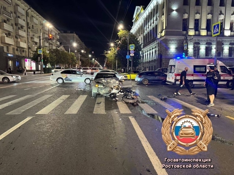 Трое пострадали в Ростове в ДТП с мотоциклом