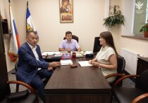 Временно исполняющий обязанности главы Юго-Западной государственной инспекции труда Адам Эльмурзаев провел рабочую встречу с заместителем председателя правительства Херсонской области, Сергеем Черевко