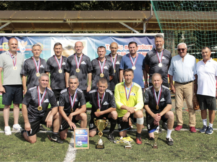 Команда из Чебоксар вновь выиграла межрегиональный футбольный турнир среди ветеранов
