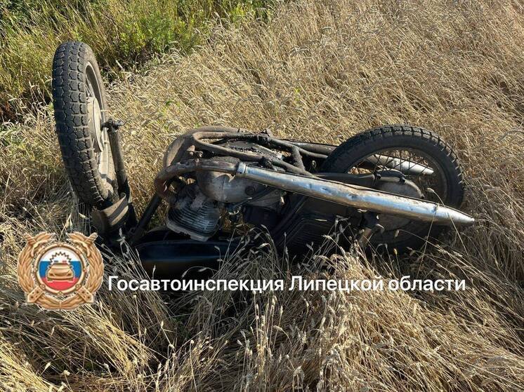 Мотоциклист вылетел с трассы в Липецкой области
