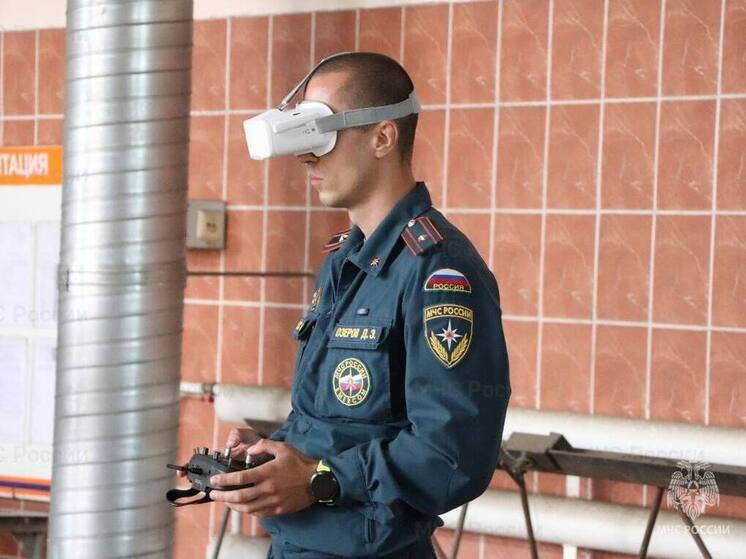 Предупреждать ЧС с помощью беспилотников учатся сотрудники МЧС в Орле
