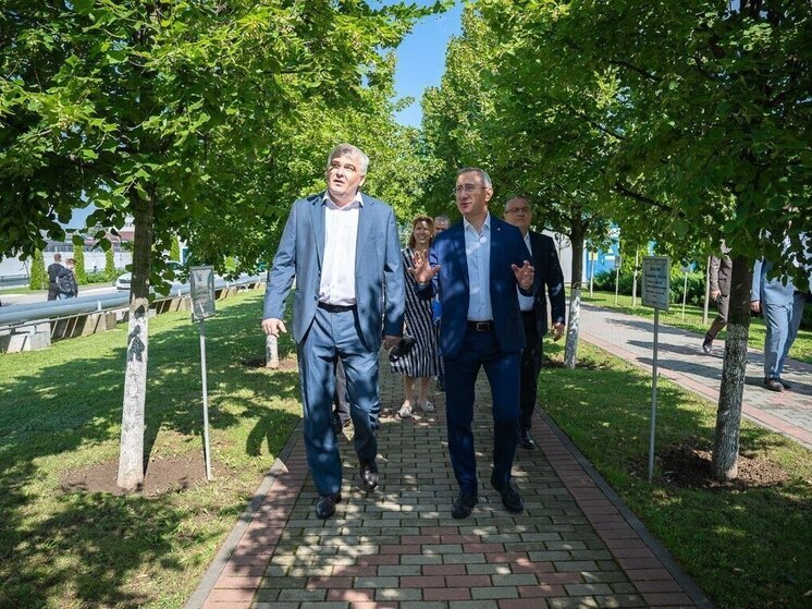 Владислав Шапша встретился с сотрудниками калужского «Тайфуна»