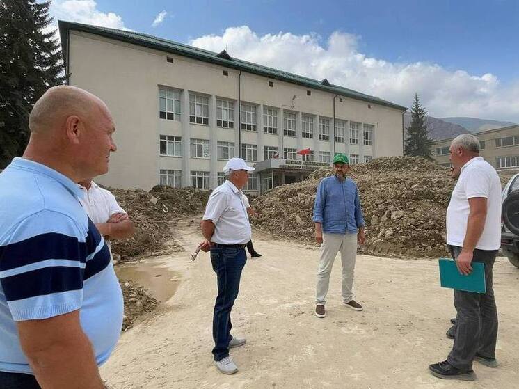 В Тырныауз прибыла делегация из Адыгеи для помощи после схода селя