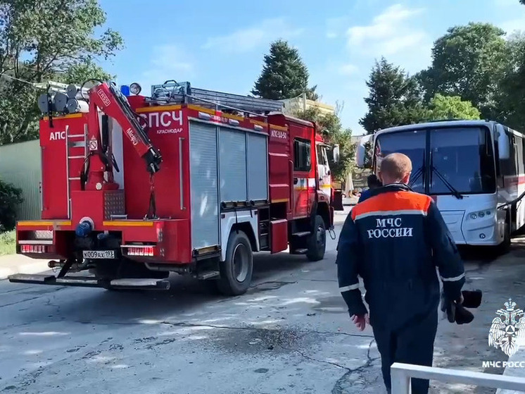 В Туапсинском районе последствия ЧС устраняют 965 специалистов и 87 единиц техники