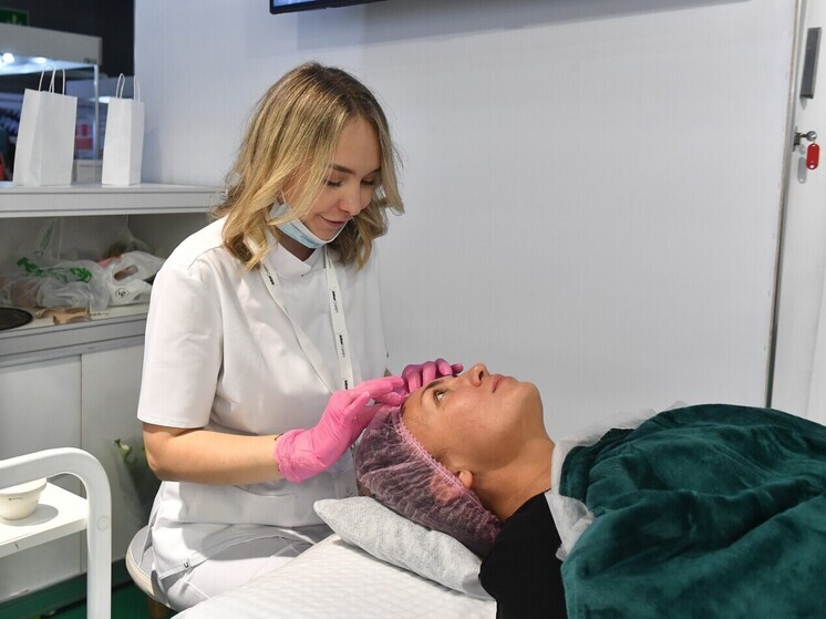 Косметолог Анна Прозорова: чистку лица не стоит делать летом