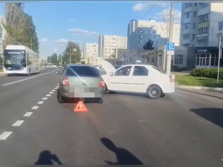 Женщина пострадала при столкновении иномарок в Белгороде