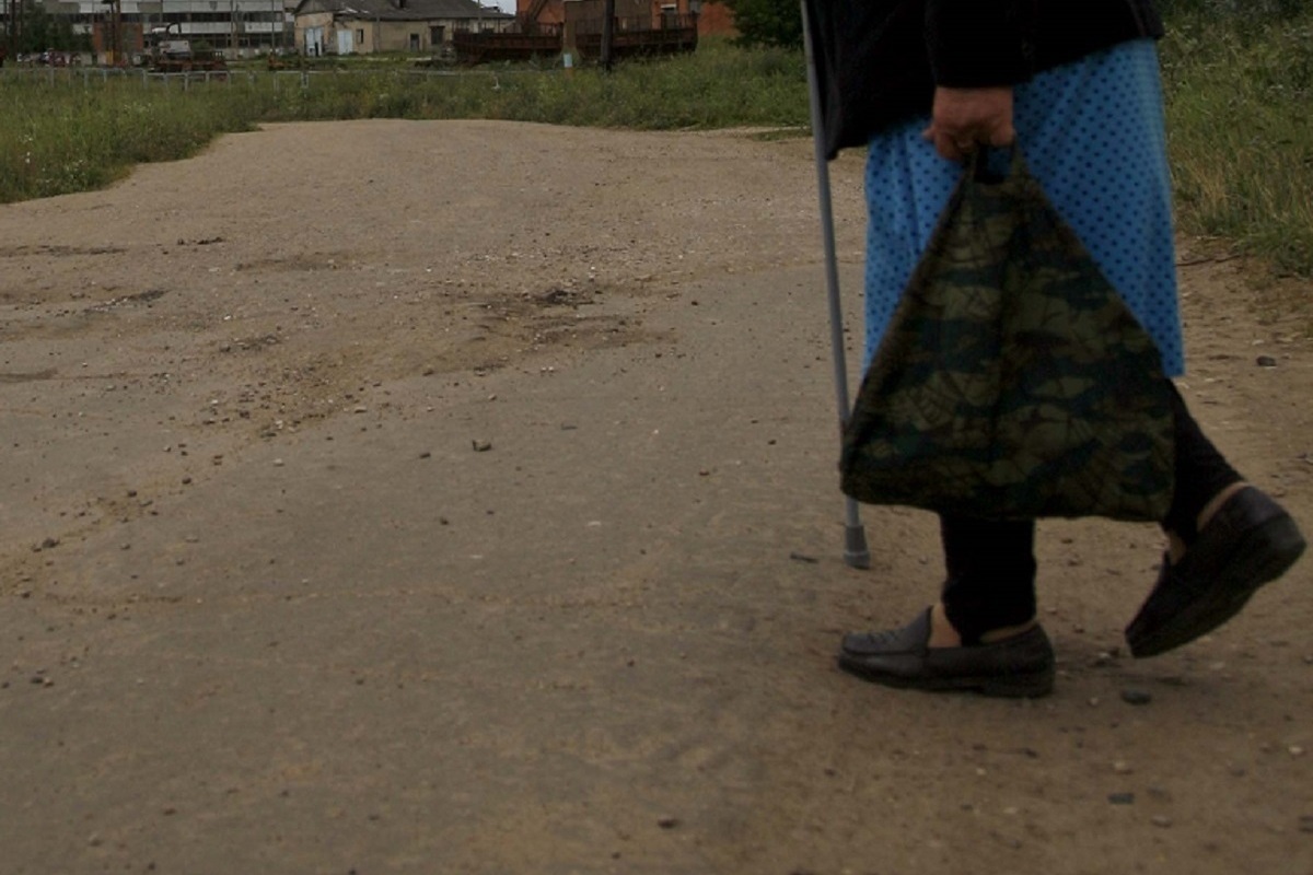 Полиция задержала 85-летнюю жительницу Петербурга по подозрению в содействии мошенникам