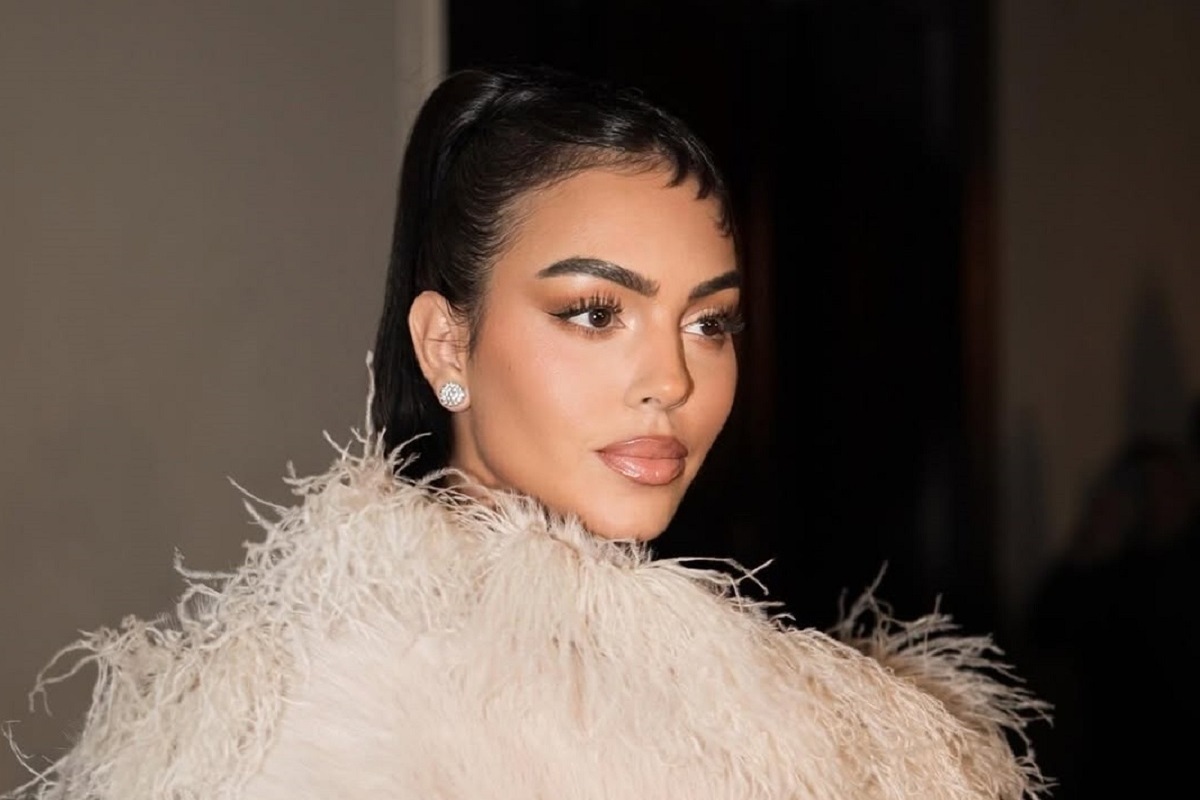 Танцовщица показала, чем богата