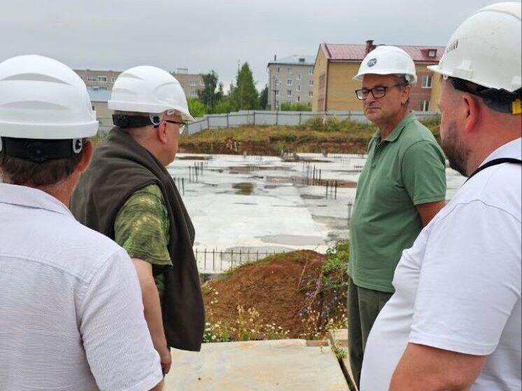 Новый подрядчик взялся за строительство школы в Нолинске