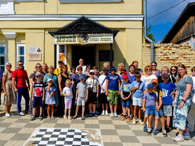 Дети сотрудников и военнослужащих Росгвардии, а также ветераны ведомства, познакомились с культурой горных мари в Козьмодемьянске