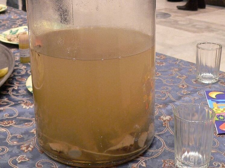 Минимум восемь россиян отравились суррогатом, купленным на рынке в поселке Сириус на Черноморском побережье