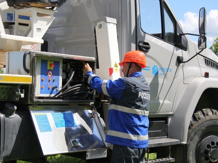 Новые объекты водоснабжения в Кардымово и Кощино подключили к электроснабжению