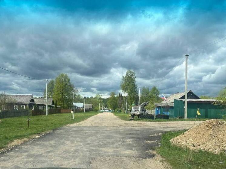 Прокуратура обязала исполнителя контракта переделать дорогу в Спас-Деменском селе