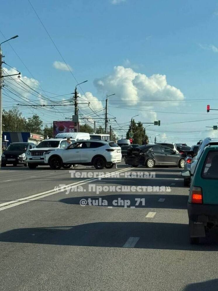 В Туле автомобиль вылетел на встречную полосу