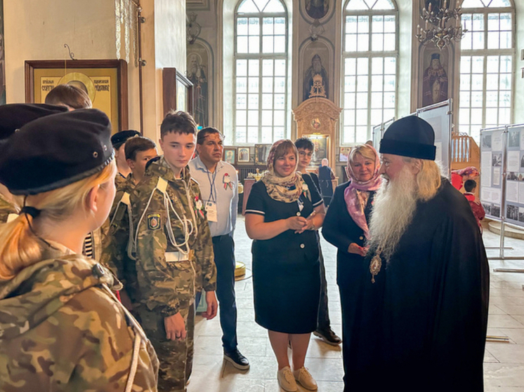 Орловский митрополит Тихон встретился с юными патриотами из Беларуси
