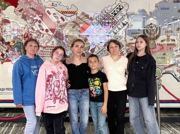 Гости Чебоксар оставляют отзывы после посещения музея вышитой карты