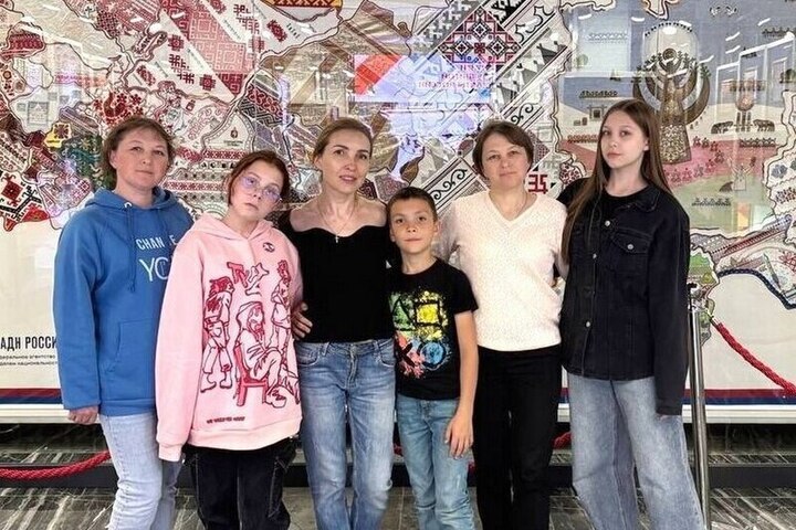 Гости Чебоксар оставляют отзывы после посещения музея вышитой карты
