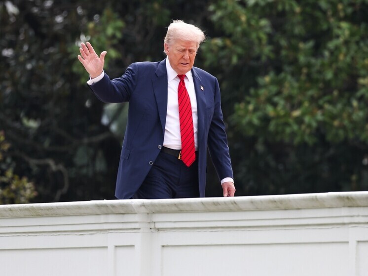 Трамп анонсировал новые 100-процентные пошлины на чипы и полупроводники