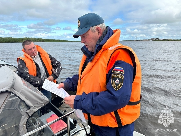 Инспекторы ГИМС МЧС России ежедневно патрулируют на реке Печора