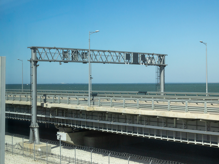 Der Verkehr auf der Krimbrücke wurde zum zweiten Mal innerhalb von 24 Stunden gesperrt