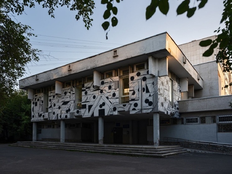 Мурал «Архиграмматика: модуль – 26» появился на библиотеке Екатеринбурга