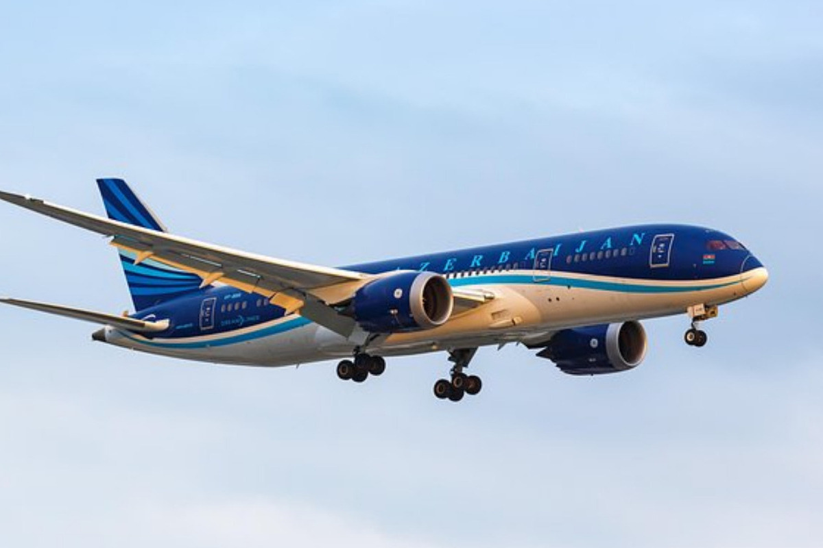 В Казахстане заявили, что выводы о повреждениях лайнера AZAL сделают после экспертизы