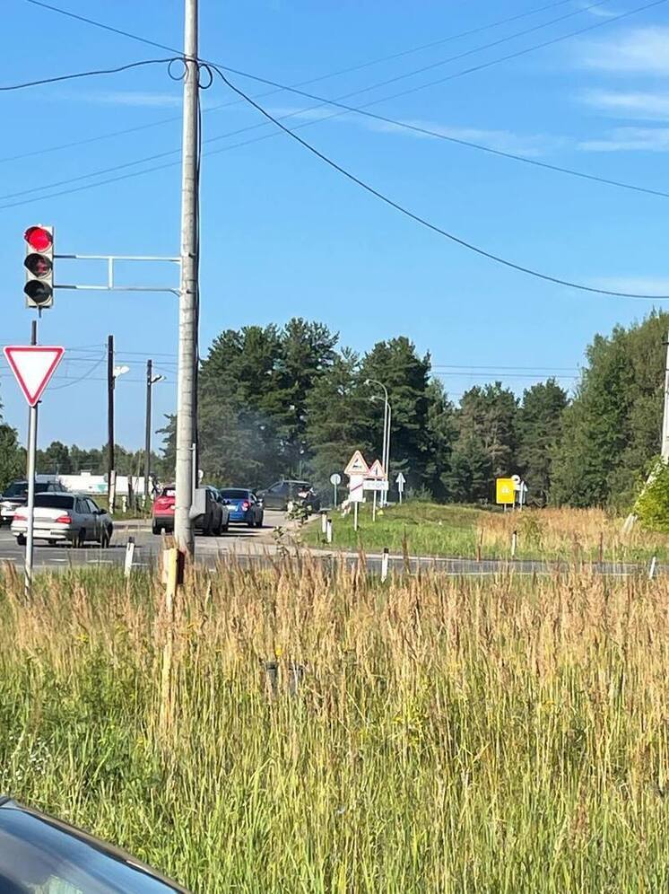 Электричка протаранила автомобиль на ж/д путях в Балахнинском м.о.