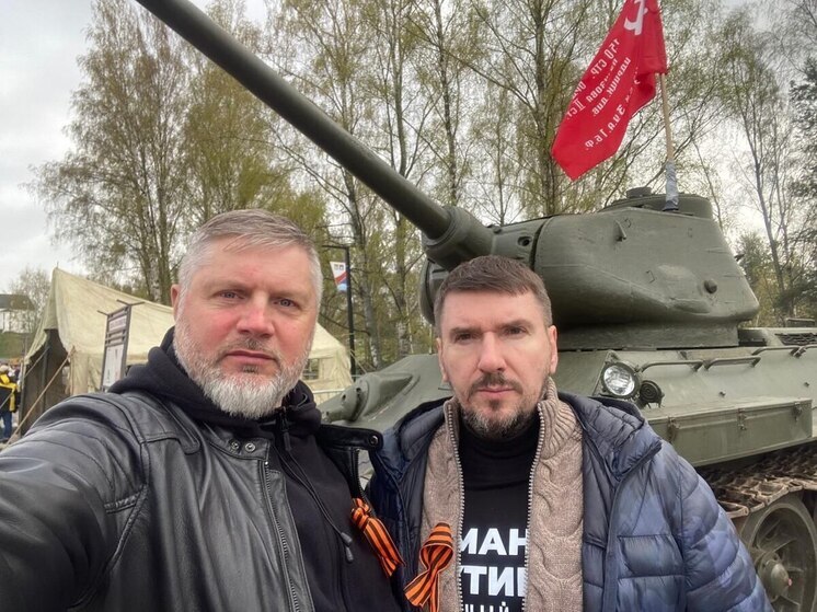 Петербургский юрист, помощник одного из депутатов городского Заксобрания Андрей Александрович имеет за плечами 25‑летний опыт работы в юриспруденции. Один день в неделю он посвящает встречам с бойцами СВО и членами их семей.